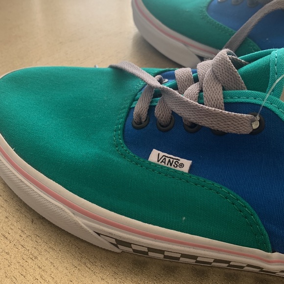 Custom Vans - Picture 2 of 8